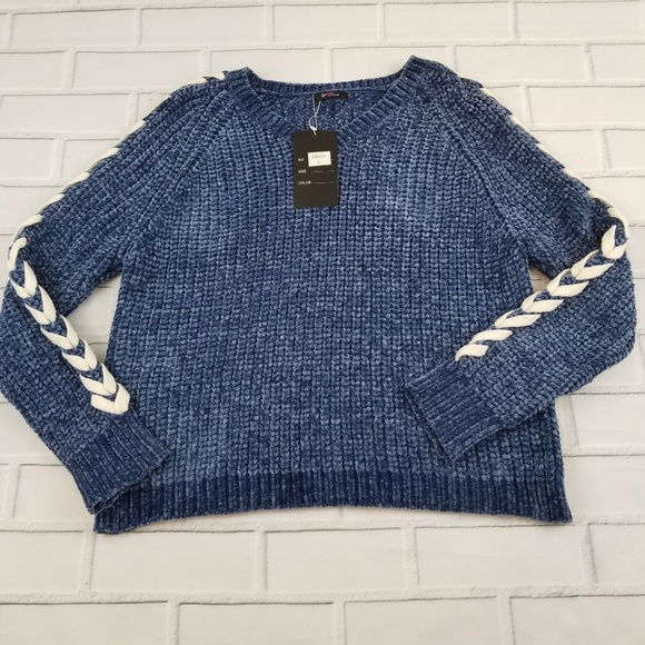 Gee Gee Shoe lace Sleeve Sweater - Picture 3 of 7